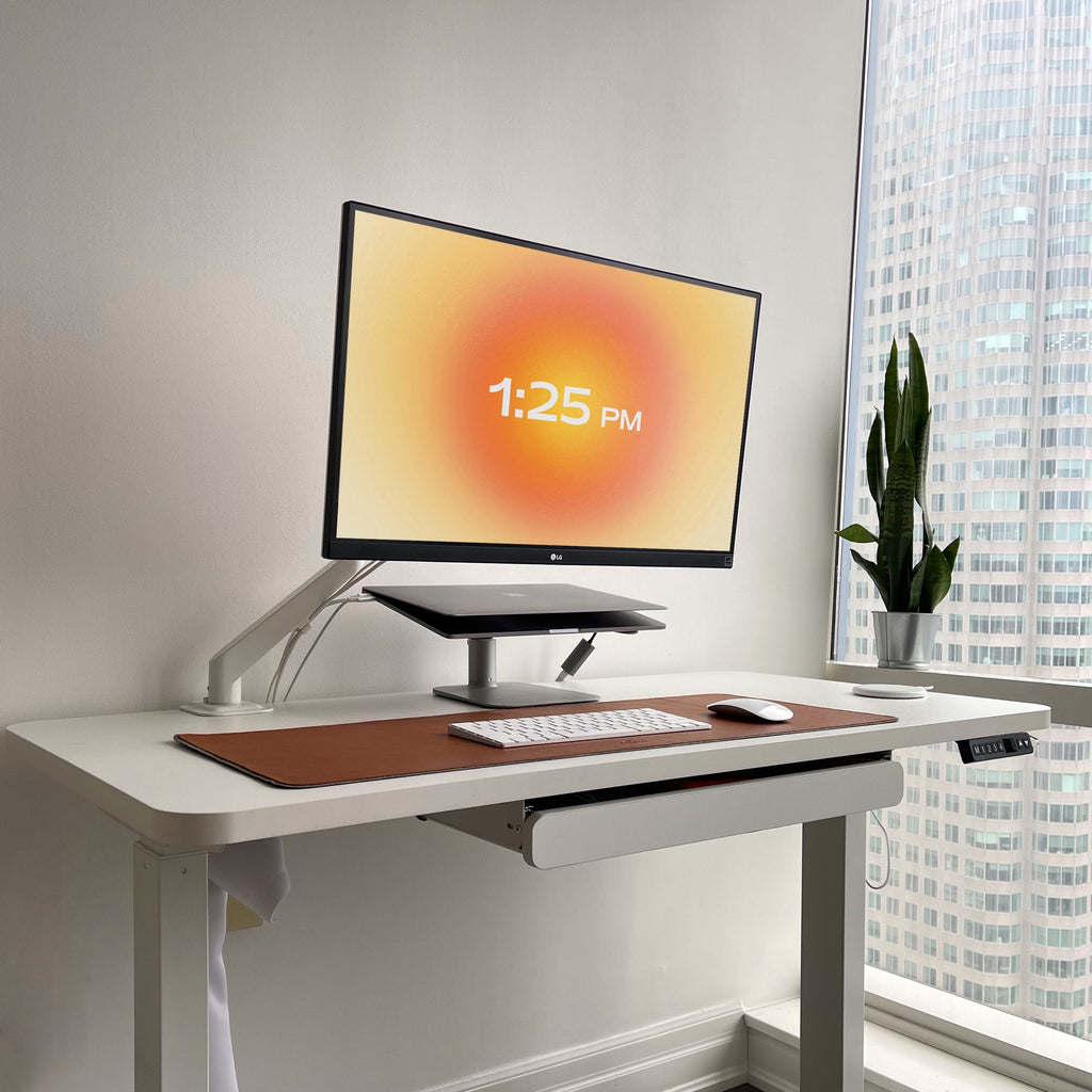 Aesthetic Beige Gradient Clock Screensaver